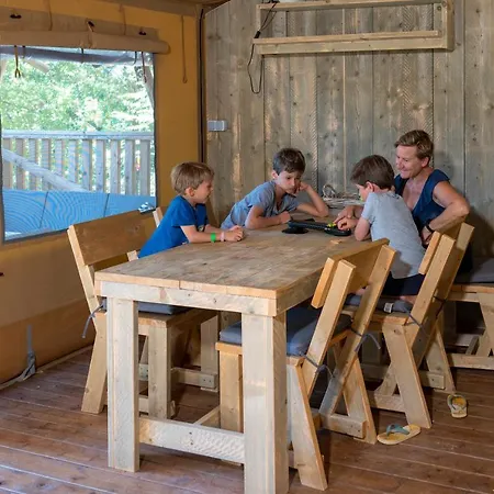 Glamping Le Pech 营地