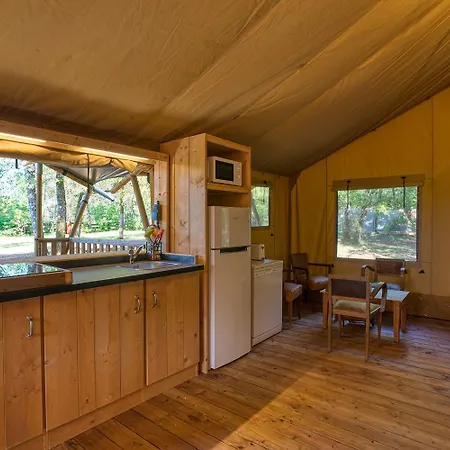 Glamping Le Pech 营地 Les Eyzies