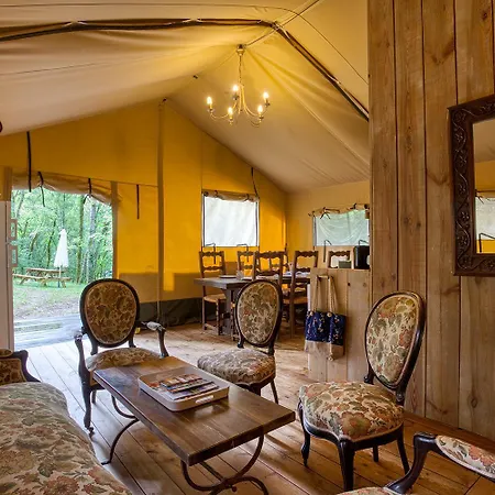 Glamping Le Pech 营地 Les Eyzies