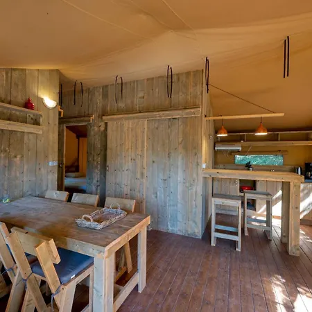 Glamping Le Pech * Les Eyzies