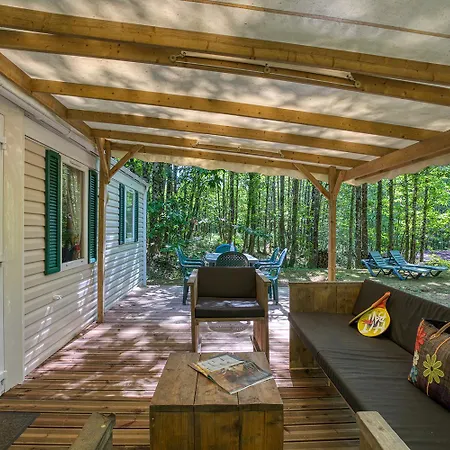 Glamping Le Pech 营地