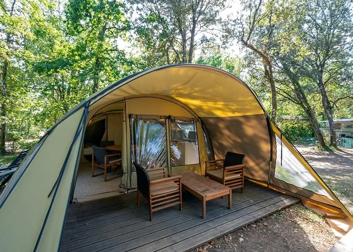 مكان تخييم Glamping Le Pech Les Eyzies