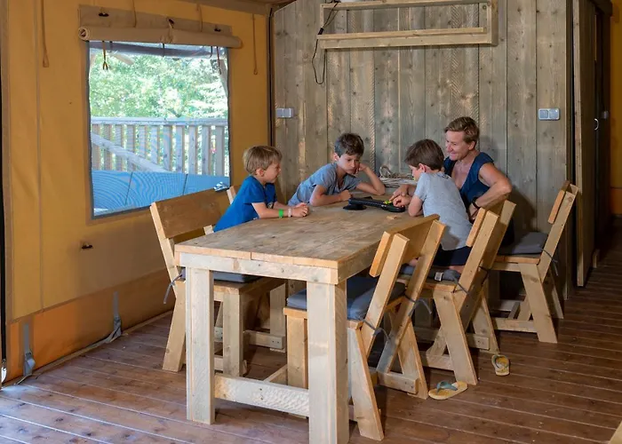 Glamping Le Pech مكان تخييم