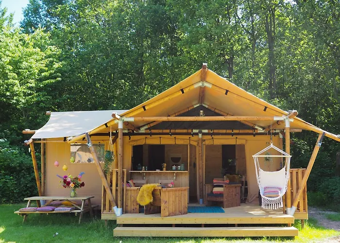 مكان تخييم Glamping Le Pech