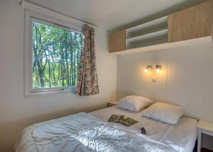 مكان تخييم Glamping Le Pech Les Eyzies