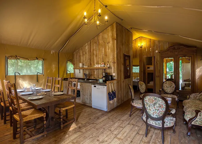 مكان تخييم Glamping Le Pech *