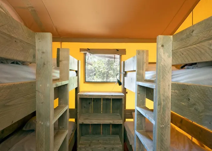 Glamping Le Pech مكان تخييم *