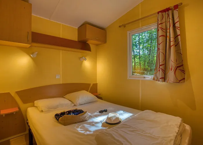 مكان تخييم Glamping Le Pech *